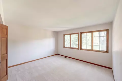 Bedroom - 732 Jamestowne Rd, Sleepy Hollow, IL 60118 photo 3 of 4