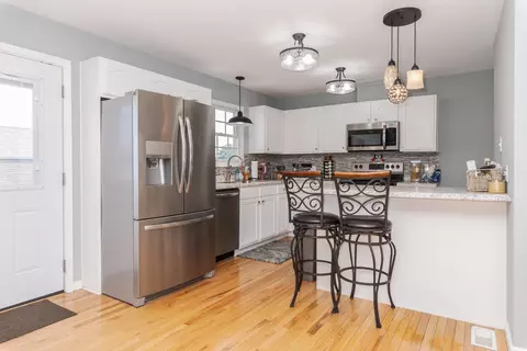 Kitchen - 1114 Drayton St, Normal, IL 61761 photo 2 of 5