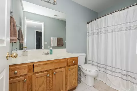 Bath - 1114 Drayton St, Normal, IL 61761 photo 1 of 2