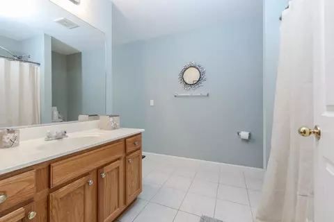 Bath - 1114 Drayton St, Normal, IL 61761 photo 2 of 2