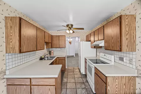 196 Grove Ave #B, Des Plaines, IL 60016 photo 29