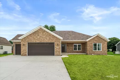 720 Bender St, Sandwich, IL 60548 photo 1