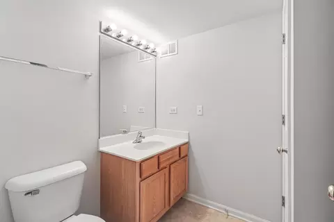 Bath - 641 Serendipity Dr, Aurora, IL 60504 photo 2 of 5