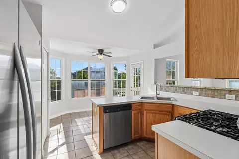 Kitchen - 641 Serendipity Dr, Aurora, IL 60504 photo 3 of 6