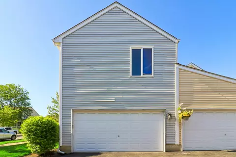 Exterior - 641 Serendipity Dr, Aurora, IL 60504 photo 3 of 9