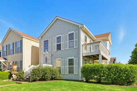 Exterior - 641 Serendipity Dr, Aurora, IL 60504 photo 4 of 9
