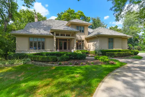 4709 Royal Melbourne Dr, Long Grove, IL 60047