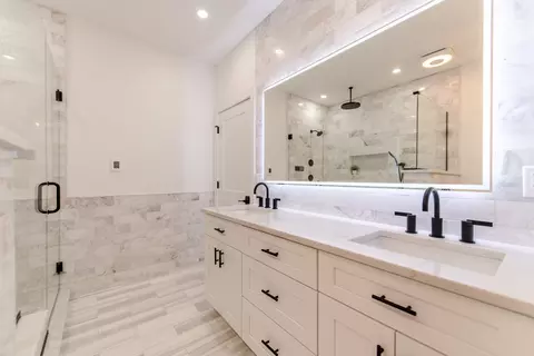 Bath - 732 Edgewater Dr, Morris, IL 60450 photo 5 of 9