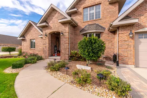 Exterior - 732 Edgewater Dr, Morris, IL 60450 photo 3 of 14