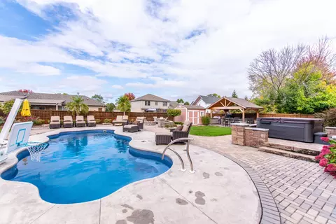 Exterior - 732 Edgewater Dr, Morris, IL 60450 photo 7 of 14