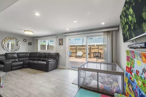 8914 Robin Dr #B, Des Plaines, IL 60016 photo 8