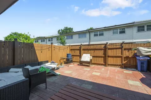 8914 Robin Dr #B, Des Plaines, IL 60016 photo 16