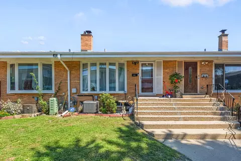 8914 Robin Dr #B, Des Plaines, IL 60016 photo 1