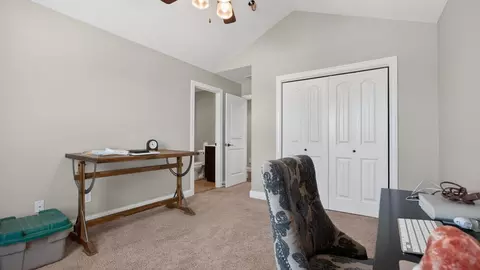 8 Flint Ct, Bloomington, IL 61705 photo 34