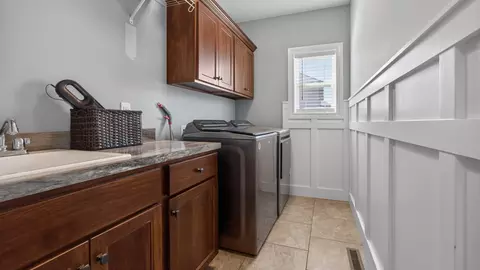 8 Flint Ct, Bloomington, IL 61705 photo 17