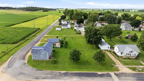 199 5th St, Calamus, IA 52729
