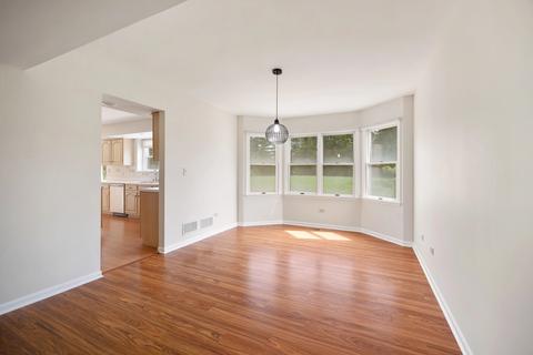 Living - 727 Jamestowne Rd, Sleepy Hollow, IL 60118 photo 3 of 5