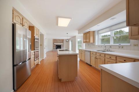 Kitchen - 727 Jamestowne Rd, Sleepy Hollow, IL 60118 photo 1 of 4