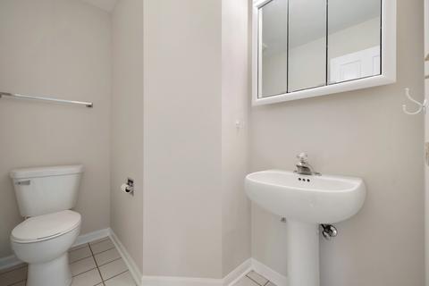 Bath - 727 Jamestowne Rd, Sleepy Hollow, IL 60118 photo 1 of 4