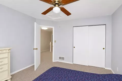 Bedroom - 309 S Cross Trl, Mchenry, IL 60050 photo 4 of 8