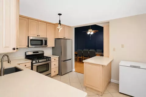 Kitchen - 309 S Cross Trl, Mchenry, IL 60050 photo 1 of 4