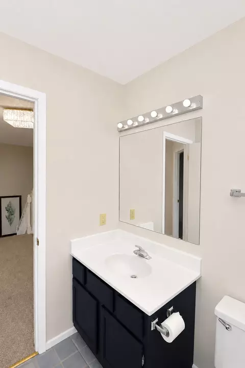 Bath - 309 S Cross Trl, Mchenry, IL 60050 photo 5 of 5