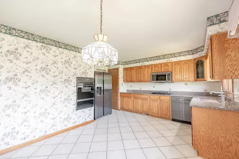 Kitchen - 815 Ruth Dr, Elgin, IL 60123 photo 3 of 4