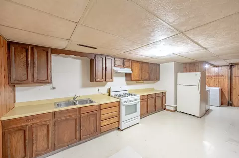 Kitchen - 815 Ruth Dr, Elgin, IL 60123 photo 4 of 4