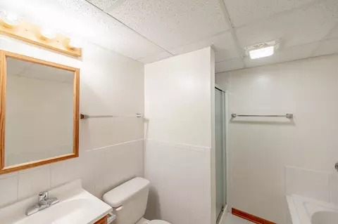 Bath - 815 Ruth Dr, Elgin, IL 60123 photo 3 of 3