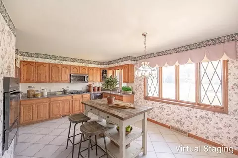 Kitchen - 815 Ruth Dr, Elgin, IL 60123 photo 1 of 4