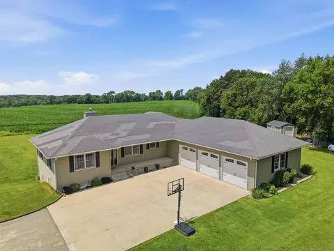 19481 Blue Goose Rd, Morrison, IL 61270 photo 2