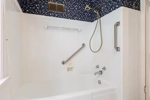 Bath - 3025 E State St, Rockford, IL 61108 photo 4 of 4
