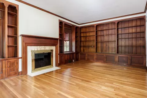 Living - 3025 E State St, Rockford, IL 61108 photo 8 of 13