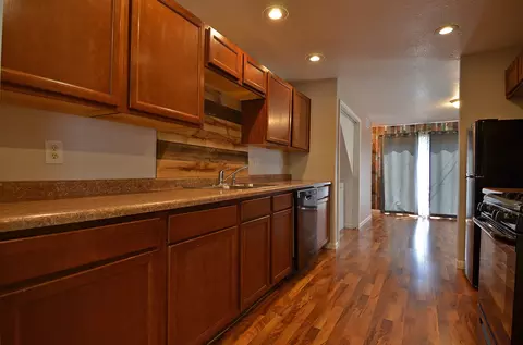 2116 Champlain St, Ottawa, IL 61350 photo 3