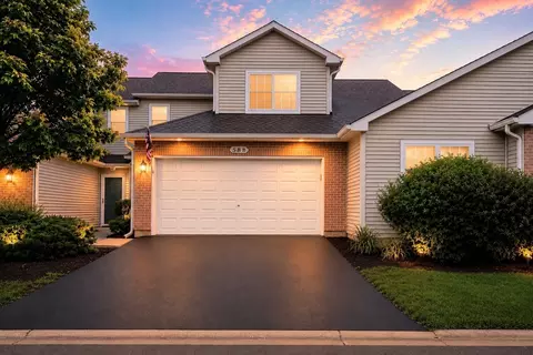58 Rolling Oaks Rd #B, Sugar Grove, IL 60554