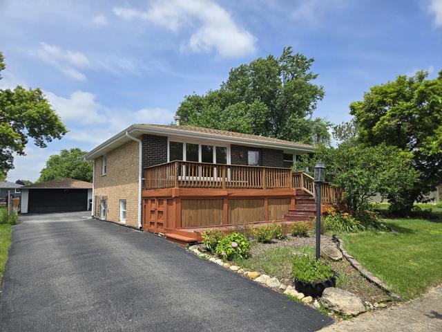 10648 Lori Ln, Palos Hills, IL 60465