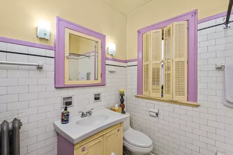 Bath - 7918 S Champlain Ave, Chicago, IL 60619 photo 4 of 5