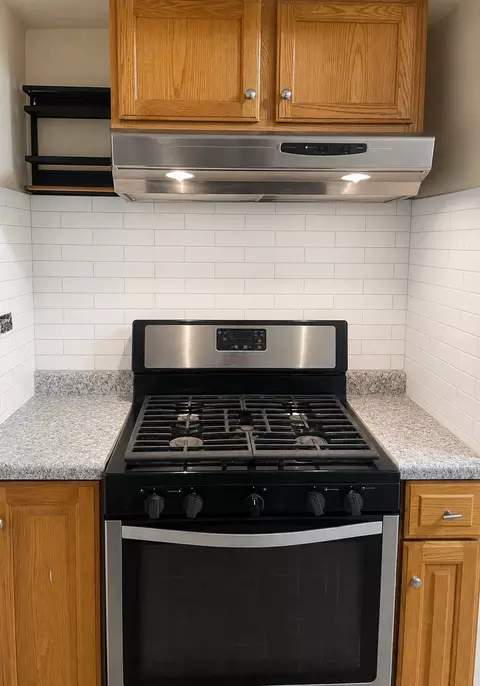 Kitchen - 7918 S Champlain Ave, Chicago, IL 60619 photo 4 of 11