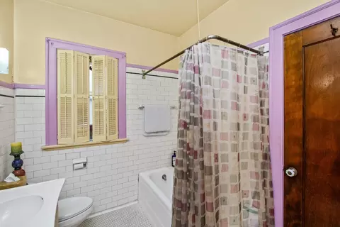 Bath - 7918 S Champlain Ave, Chicago, IL 60619 photo 3 of 5