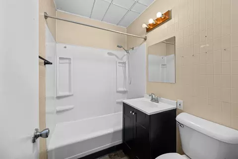 Bath - 441 5th St E, Milan, IL 61264 photo 1 of 1