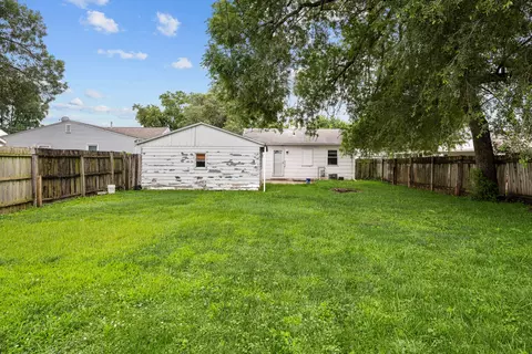 Exterior - 441 5th St E, Milan, IL 61264 photo 5 of 5