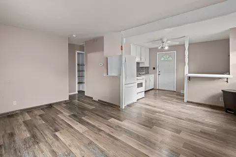Living - 441 5th St E, Milan, IL 61264 photo 1 of 4