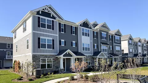 412 Lakeshore Ct, Saint Charles, IL 60174