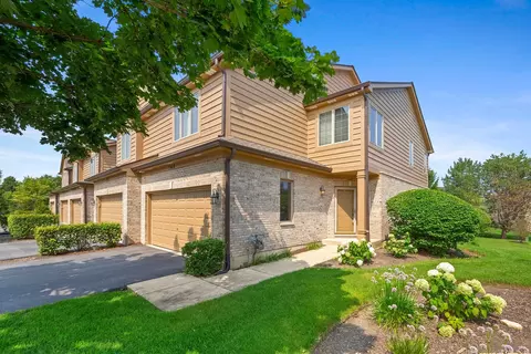 146 Santa Fe Ln, Willow Springs, IL 60480
