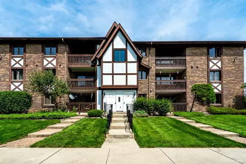 10251 Major Ave #108, Oak Lawn, IL 60453