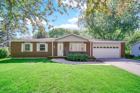104 Poplar Rd, Yorkville, IL 60560