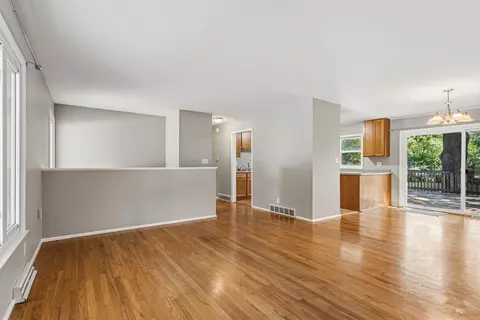1906 Crescent Dr, Champaign, IL 61821 photo 10