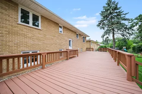 Exterior - 15217 Pine Dr, Oak Forest, IL 60452 photo 2 of 3