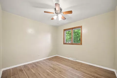 Bedroom - 15217 Pine Dr, Oak Forest, IL 60452 photo 1 of 6