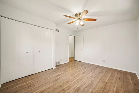 Bedroom - 15217 Pine Dr, Oak Forest, IL 60452 photo 4 of 6